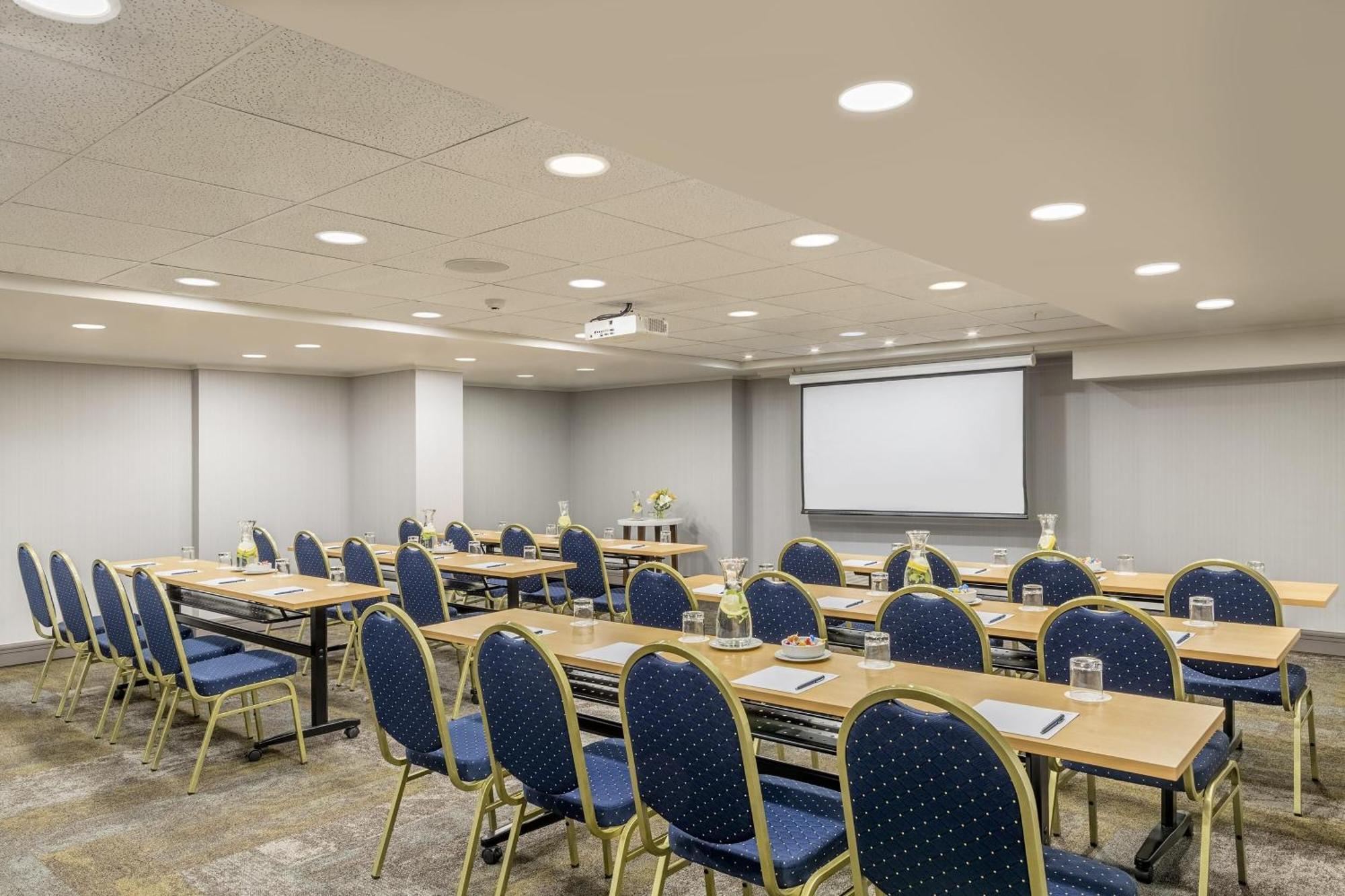 Four Points By Sheraton Santiago Exterior photo