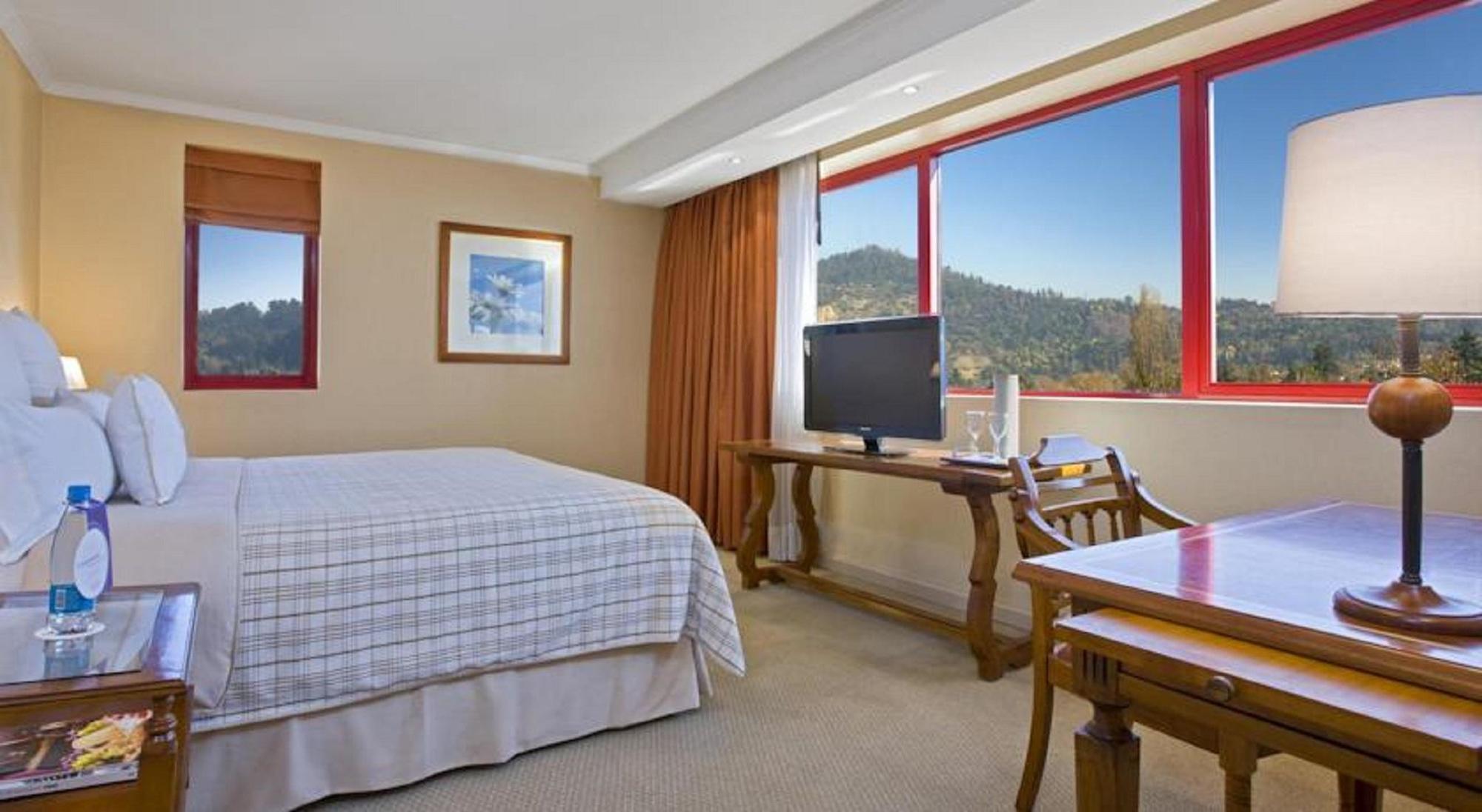 Four Points By Sheraton Santiago Exterior photo